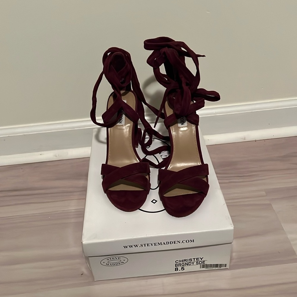 Steve Madden burgundy suede heel